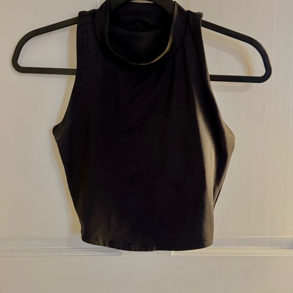 Black Fitted Crop Tank Top